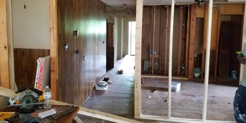About Home & Marine Builders of Lake Norman in Lake Norman, North Carolina