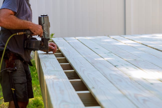 What to Look for When Comparing Deck Builders